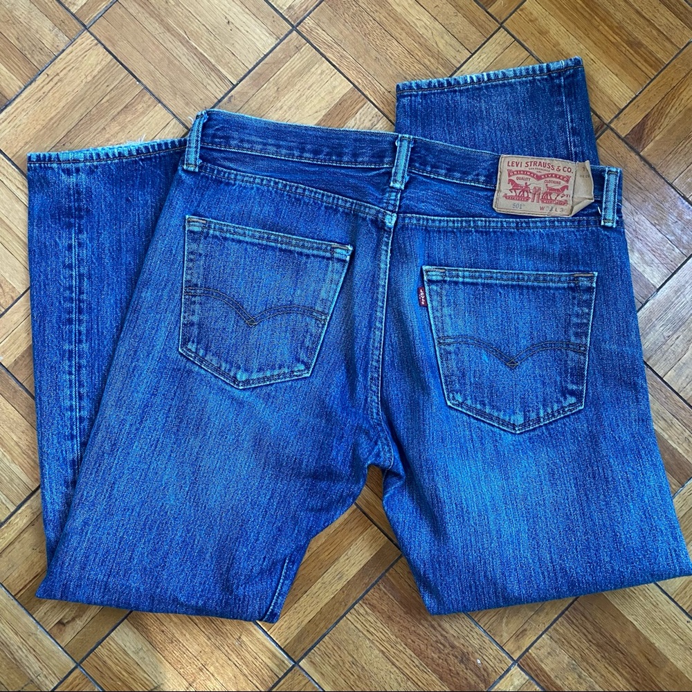 Levis 501 excellent condition 33x30